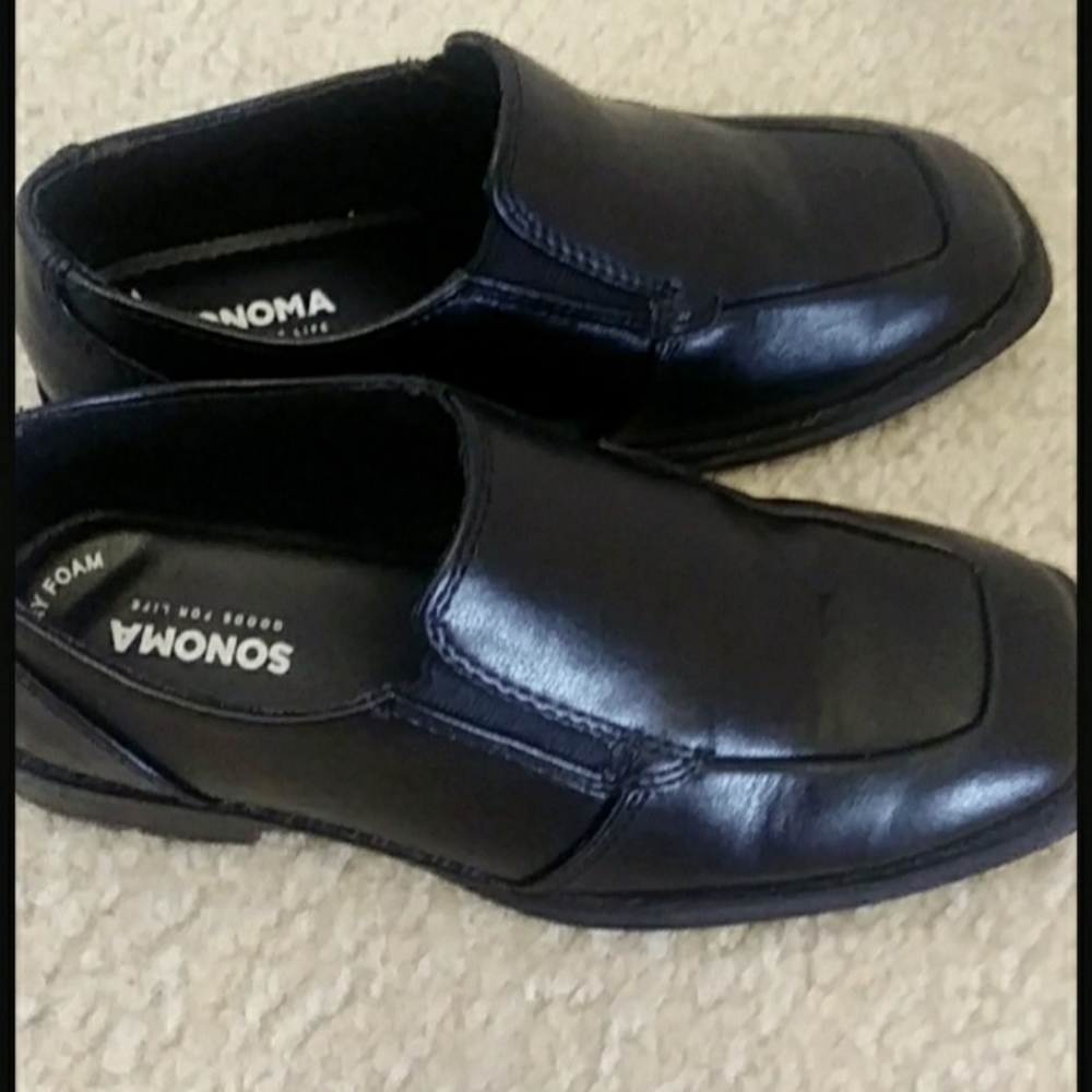 Boys Black shoes